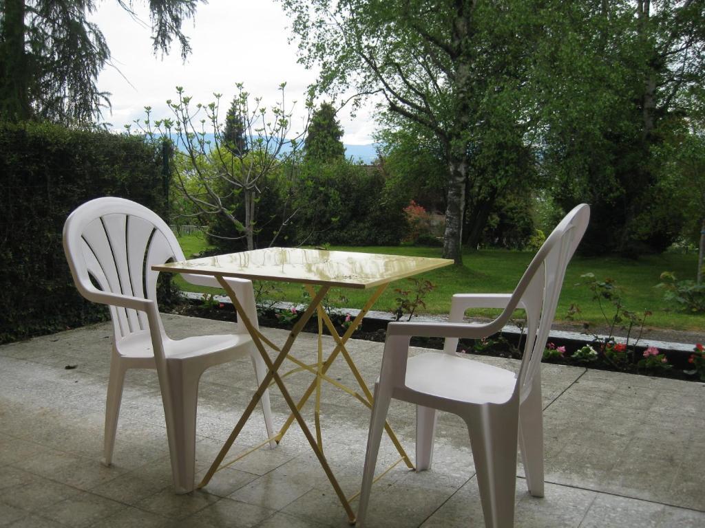 Hotel Les Pavillons Du Golf Évian-les-Bains Екстериор снимка