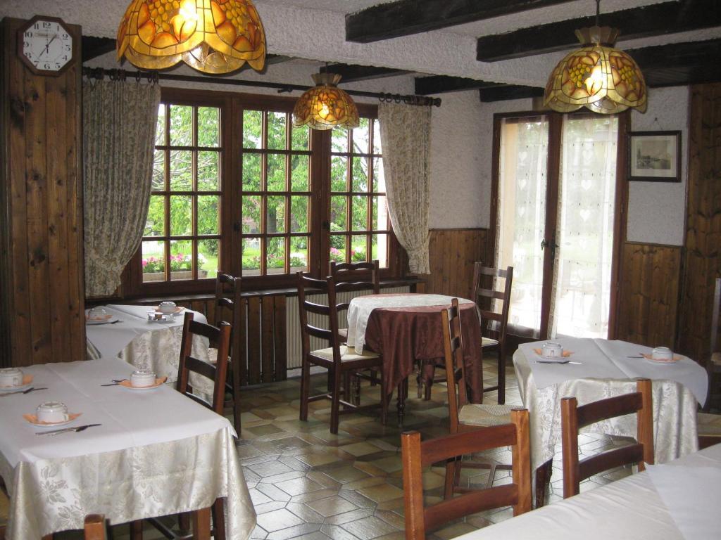Hotel Les Pavillons Du Golf Évian-les-Bains Екстериор снимка