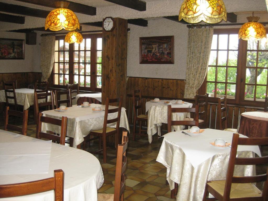 Hotel Les Pavillons Du Golf Évian-les-Bains Екстериор снимка