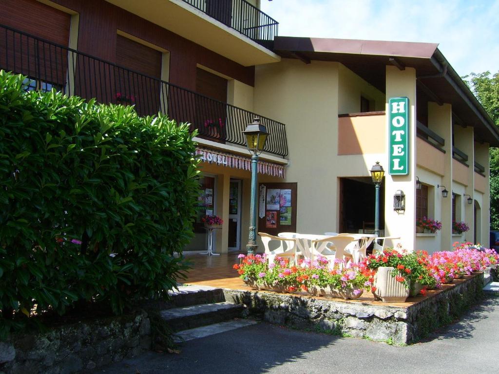 Hotel Les Pavillons Du Golf Évian-les-Bains Екстериор снимка